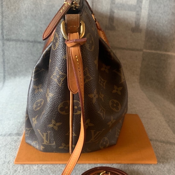 Louis Vuitton Turenne MM - Picture 4 of 11